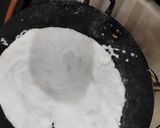 A picture of step 5 of Bhakari of rice flour.