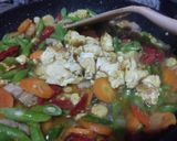Foto langkah ke 5 dari resep Oseng Buncis Telur Wortel.