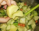 Foto del paso 1 de la receta: Crema de calabacín con crujientes