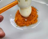 Foto del paso 4 de la receta: Hombrecillo de nieve en colchón de ensalada