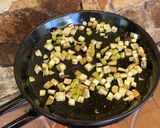 Foto del paso 2 de la receta: Paella de berenjena y salchichas (carne)