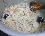 Foto langkah ke 8 dari resep Nasi Arab Kabsah Ayam.