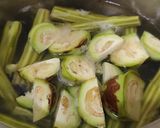 Foto langkah ke 4 dari resep Sayur Buah Kelor & Terong.