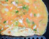 Foto langkah ke 3 dari resep Rolled omelet.