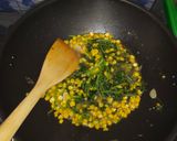 Foto langkah ke 3 dari resep Tumis Bayam Jagung.