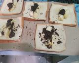 Foto langkah ke 2 dari resep Roti goreng piskejcok(pisang keju coklat)😊😚.