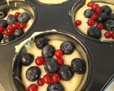 Áfonyás-ribizlis muffin csokidarabokkal recept fázis 6 fotója