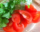 Hình bước làm 1 của món 🌱 Su Hào Xào Cà Chua (Vegan)