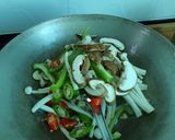 Gambar langkah 4 resipi Cendawan Goreng Cincai.
