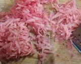 A picture of step 1 of Gajar ki nawabi kheer.