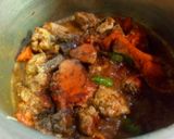 A picture of step 7 of Chicken mtr pulao.