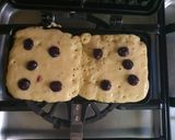Foto langkah ke 5 dari resep Banana Blueberry Pancake.