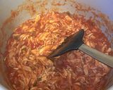 A picture of step 2 of Upside down chicken nachos.