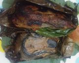 Foto langkah ke 5 dari resep Lele goreng bungkus daun.