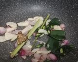 Foto langkah ke 2 dari resep TaTeTu kuah kuning kemangi.