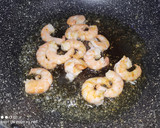 Foto del paso 1 de la receta: Pizza mixta con camarones