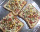 A picture of step 4 of Bread Pizza.