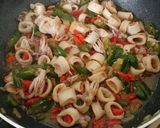 Foto langkah ke 3 dari resep Cumi Cabe Ijo.