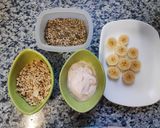 Foto del paso 1 de la receta: Yogurth con muesli y plátano