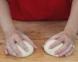 Foto langkah ke 4 dari resep Pizza Teflon ala Pizza Hut.