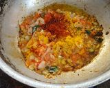 A picture of step 2 of Chatpati Bhel.