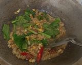 Foto langkah ke 5 dari resep Seblak Makaroni Caisim.