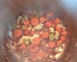 Foto del paso 3 de la receta: Potaje del mar con garbanzos y espinacas