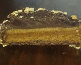 Foto del paso 6 de la receta: Alfajores de chocolate con maní, rocklets y yoyo
