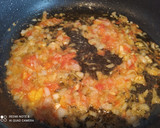 Foto del paso 4 de la receta: Guisantes con cigalas, gambas y chipirones