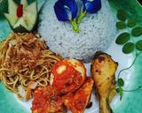 Foto langkah ke 3 dari resep Nasi gurih bunga telang.