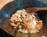 Foto del paso 3 de la receta Filetes de merluza en salsa de gambas