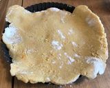 A picture of step 7 of Gateaux Basque.
