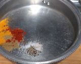 A picture of step 2 of Begun Bhaja.