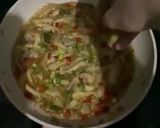 Foto langkah ke 5 dari resep Tumis jamur pedas.
