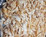 Foto del paso 5 de la receta: Fideos al huevo con pimentón ahumado y salsa de tomate con osobuco desgrasado