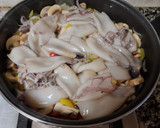 Foto del paso 4 de la receta: Chipirones con pimientos