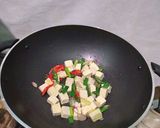 Foto langkah ke 2 dari resep Tumis Tahu Jamur.