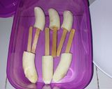 Foto langkah ke 2 dari resep Stik Es Pisang Coklat.
