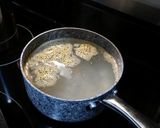 A picture of step 2 of Risotto with lemon, chicken and spinach.