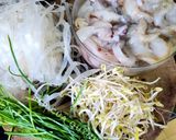 Hình bước làm 2 của món Phở khô xào hải sản