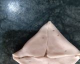 A picture of step 3 of Flower Samosa.
