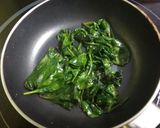 Foto del paso 2 de la receta Tortilla de espinacas y champiñones
