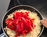 Foto del paso 2 de la receta: Coca de salchichas