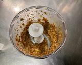 Une image de l'étape 2 de Sauce salade à la moutarde à l'ancienne, ail, soja et persil.