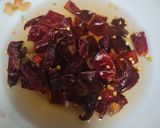 รูปขั้นตอนการทำที่ 1 ของ ไก่ผัดพริกลุยสวน