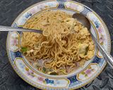 Foto langkah ke 7 dari resep Mie Instan Kuah Nyemek.