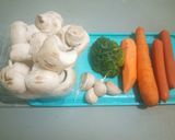 Foto langkah ke 1 dari resep Tumis jamur dan sayuran.
