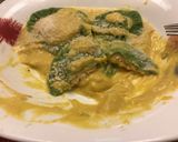 Foto del paso 8 de la receta: Tortellini verde caseros de salmón y salsa de calabaza