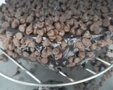 A picture of step 4 of Choco chips chocolate cake.