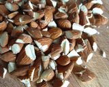 Une image de l'étape 1 de Glace aux amandes caramélisées ou amandes effilées sans œufs 😋.